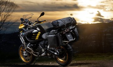 Borsa Khali laterale 100% waterproof con piastra posteriore in alluminio + aggancio rapido inox e serratura 