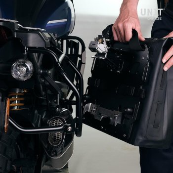 Due Borse laterali Khali in TPU 35L - 45L + Coppia piastre in Alluminio (Lato piatto + Lato marmitta)