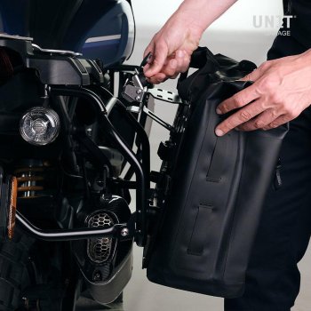 Due Borse laterali Khali in TPU 35L - 45L + Coppia piastre in Alluminio (Lato piatto + Lato marmitta)
