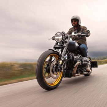 Kit forcella Ohlins BMW R18 + piastre Unit garage con piedini radiali